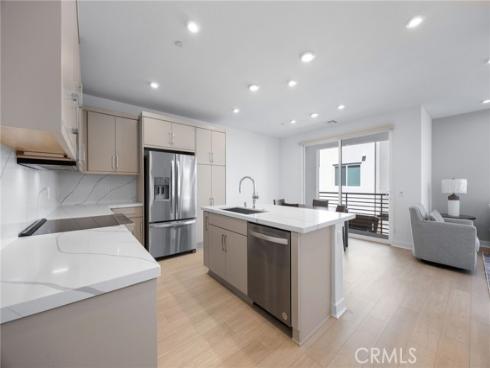 669 S Lyon Street, Santa Ana, CA