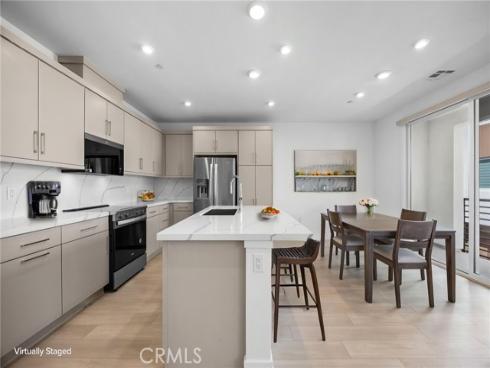 669 S Lyon Street, Santa Ana, CA