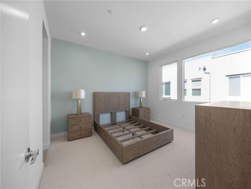 669 S Lyon Street, Santa Ana, CA