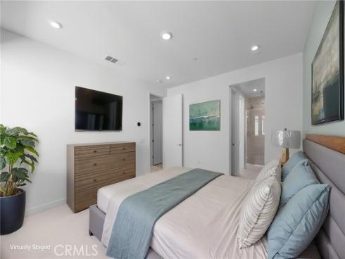 669 S Lyon Street, Santa Ana, CA