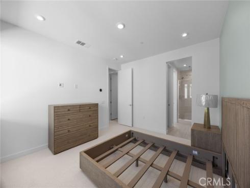 669 S Lyon Street, Santa Ana, CA
