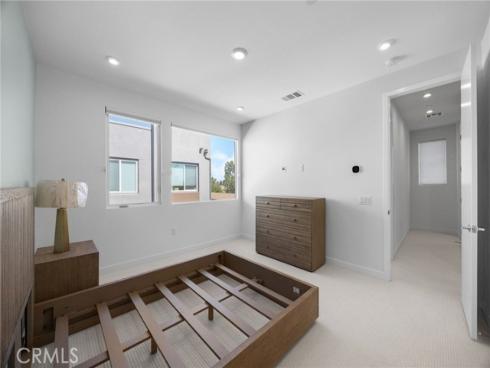 669 S Lyon Street, Santa Ana, CA