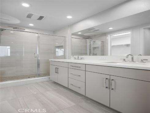 669 S Lyon Street, Santa Ana, CA