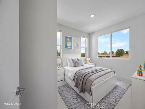 669 S Lyon Street, Santa Ana, CA
