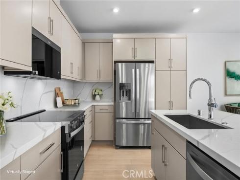 669 S Lyon Street, Santa Ana, CA