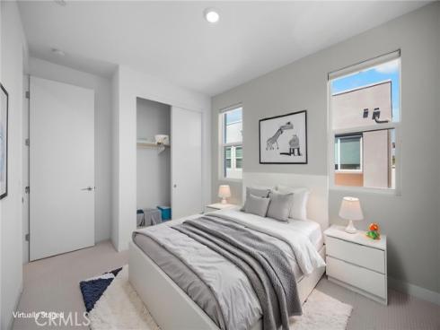 669 S Lyon Street, Santa Ana, CA