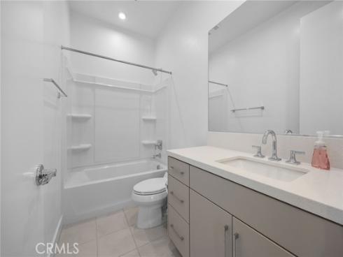 669 S Lyon Street, Santa Ana, CA