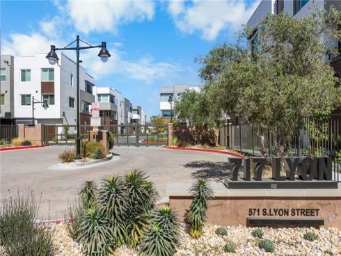 669 S Lyon Street, Santa Ana, CA