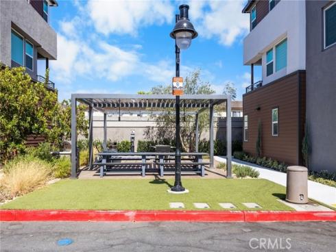 669 S Lyon Street, Santa Ana, CA