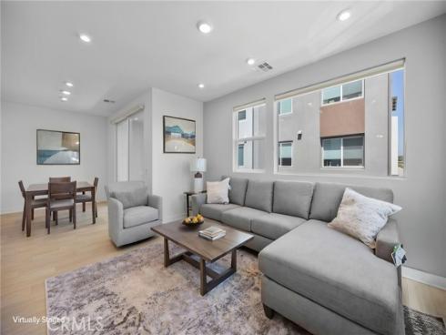 669 S Lyon Street, Santa Ana, CA