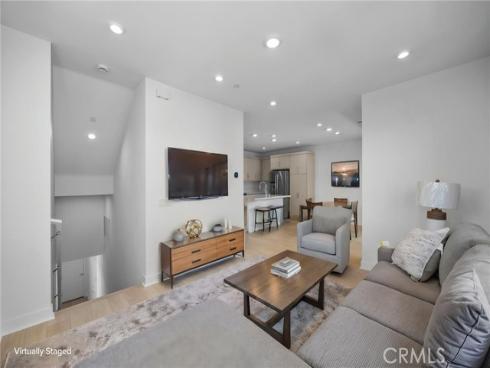 669 S Lyon Street, Santa Ana, CA