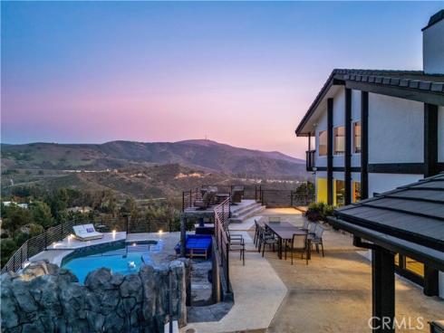 1711  Sirrine  , Santa Ana, CA