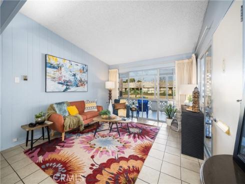 1502 Golden Rain 46J RoadM-2, Seal Beach, CA
