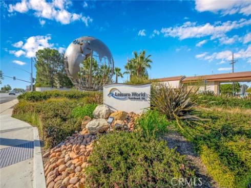 1502  Golden Rain  46J  RoadM-2, Seal Beach, CA