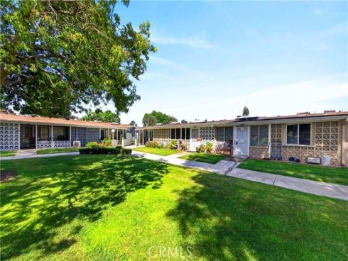 13610 Burning tree 3J Lane, Seal Beach, CA