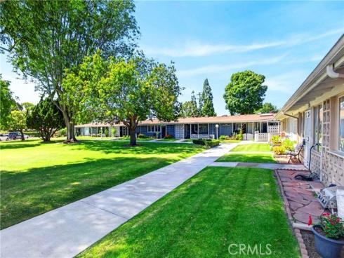 13610 Burning tree 3J Lane, Seal Beach, CA