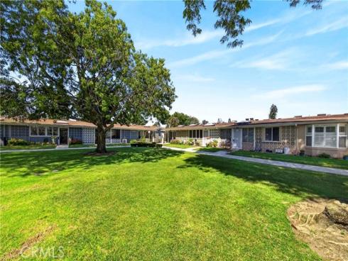 13610  Burning tree  3J  Lane, Seal Beach, CA