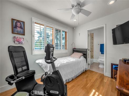 236 8th St , Seal Beach, CA