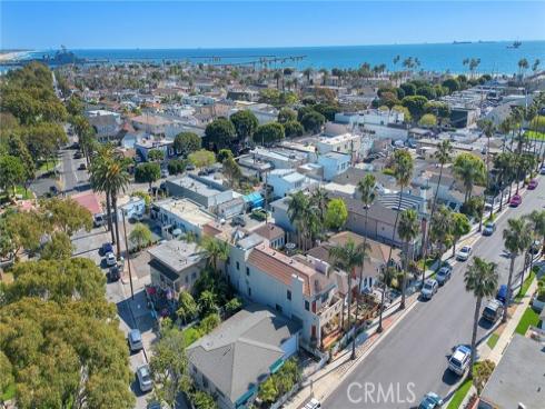 236 8th St , Seal Beach, CA
