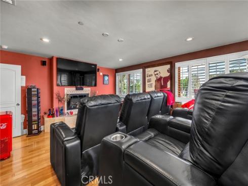 236 8th St , Seal Beach, CA
