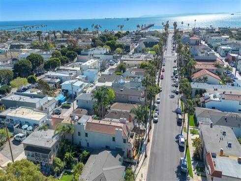 236 8th St , Seal Beach, CA