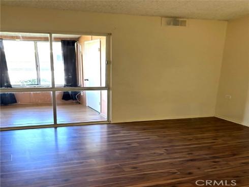 1075 Brookline M9-220E Road, Seal Beach, CA