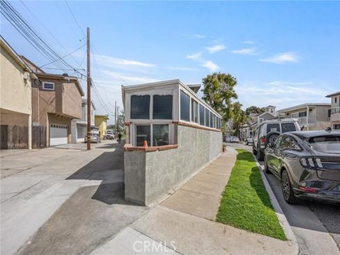 1521 Marine , Seal Beach, CA