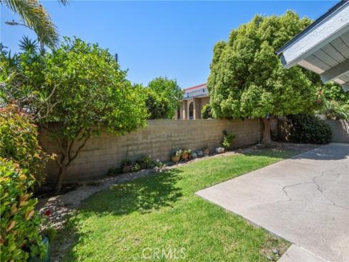 850 Coastline Drive, Seal Beach, CA