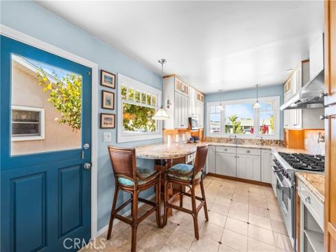 800 Driftwood Avenue, Seal Beach, CA
