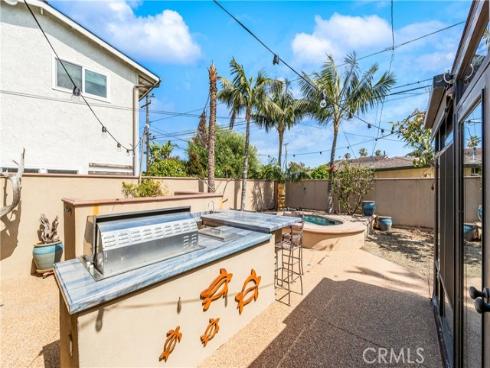 800 Driftwood Avenue, Seal Beach, CA