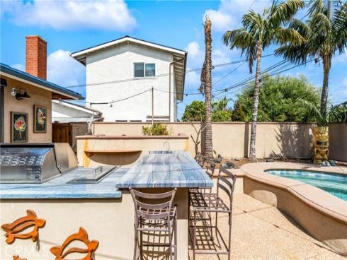 800 Driftwood Avenue, Seal Beach, CA