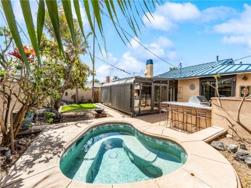 800 Driftwood Avenue, Seal Beach, CA