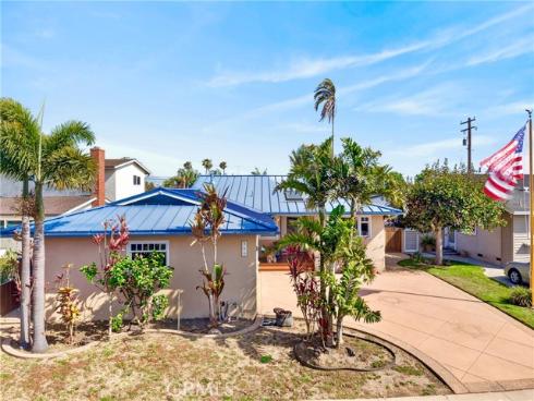 800 Driftwood Avenue, Seal Beach, CA