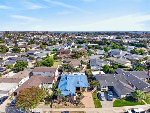 800 Driftwood Avenue, Seal Beach, CA