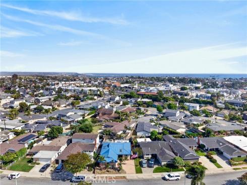 800 Driftwood Avenue, Seal Beach, CA
