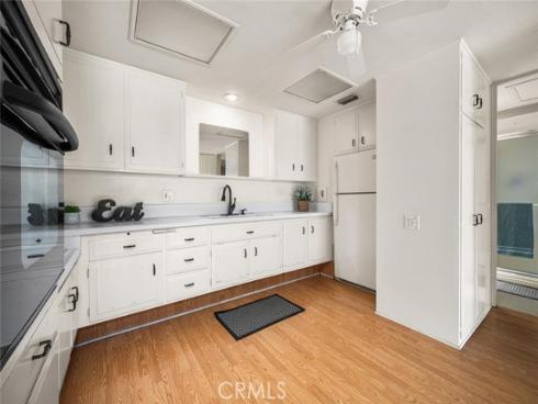 1562  Golden Rain  44D  M2  Road, Seal Beach, CA