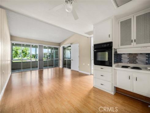 1562  Golden Rain  44D  M2  Road, Seal Beach, CA