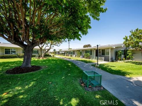 1562  Golden Rain  44D  M2  Road, Seal Beach, CA