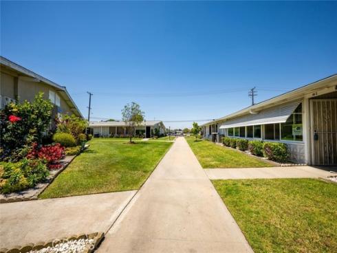 1562  Golden Rain  44D  M2  Road, Seal Beach, CA