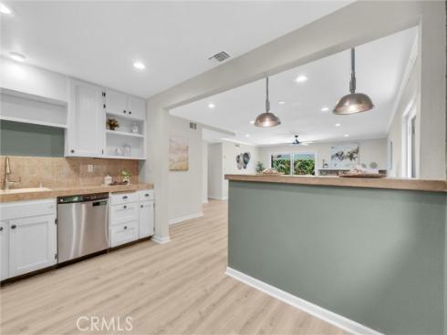 112 Stanford Lane, Seal Beach, CA