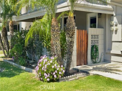 1980  Mckinney Way #13e  , Seal Beach, CA
