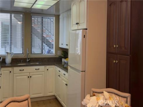 1980  Mckinney Way #13e  , Seal Beach, CA