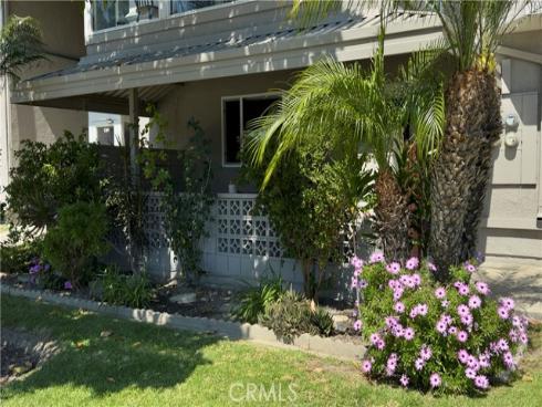 1980  Mckinney Way #13e  , Seal Beach, CA