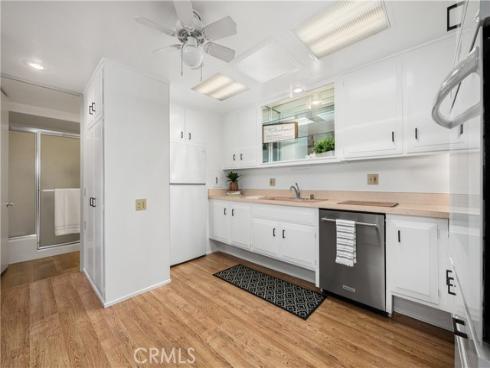 1562 Golden Rain 44G RoadM-2, Seal Beach, CA