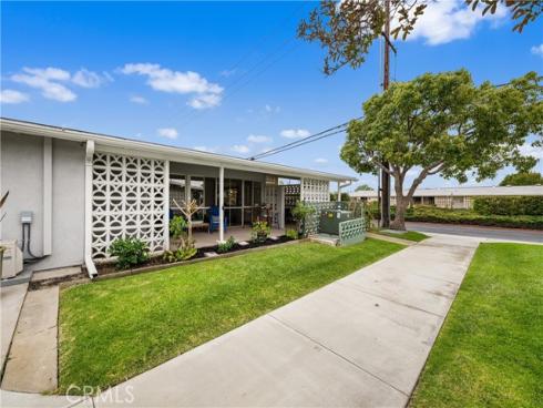 1562 Golden Rain 44G RoadM-2, Seal Beach, CA