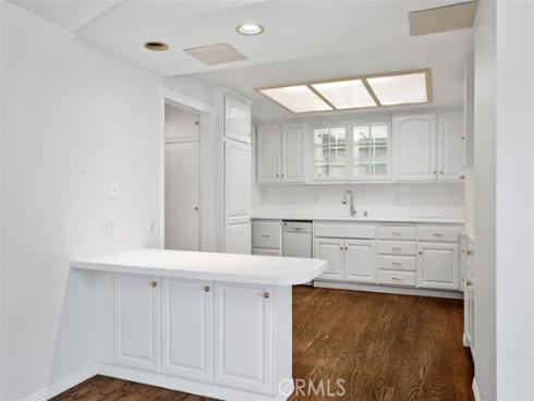 1740 Tam O'shanter 1A Road, Seal Beach, CA