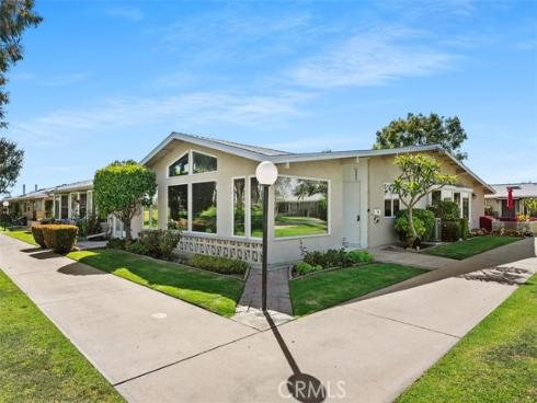 1740 Tam O'shanter 1A Road, Seal Beach, CA