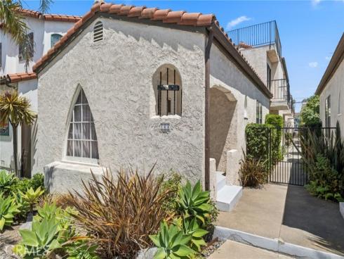 142 6th Street, Seal Beach, CA
