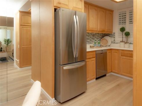 1950  Mckinney Way #11c (m15)  , Seal Beach, CA