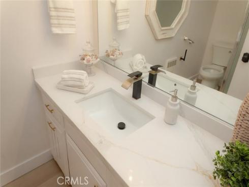 1950  Mckinney Way #11c (m15)  , Seal Beach, CA